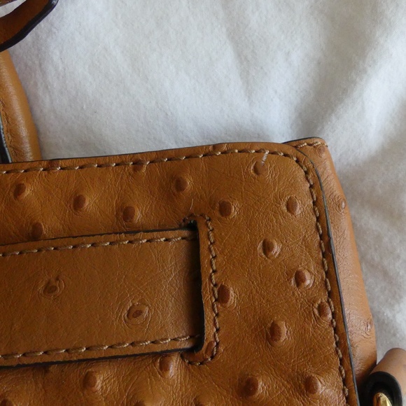 Michael Kors Ostrich Hamilton - MAKE ME AN OFFER! - Picture 4 of 8